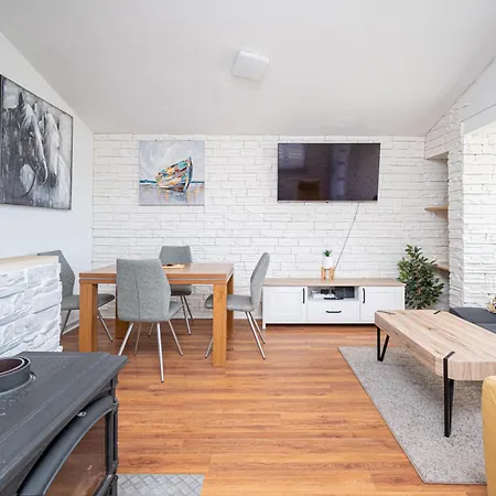 Dalmatino بوسيدارجي