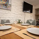 Dalmatino Apartment *
