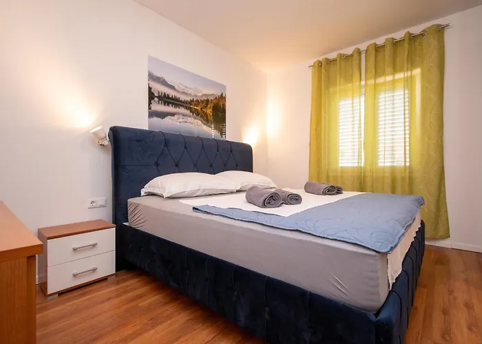 Dalmatino Apartman *